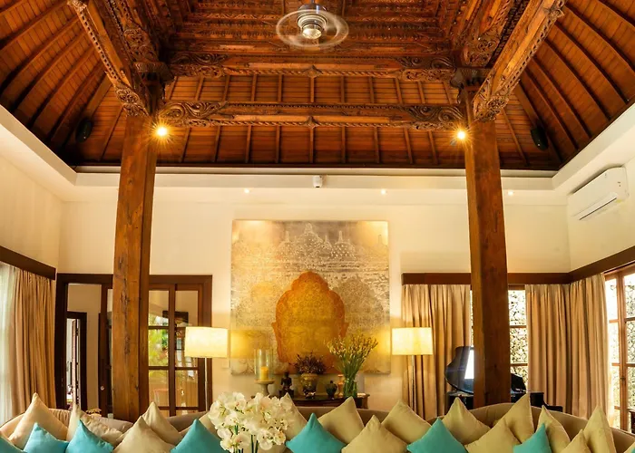 Lataliana Villa